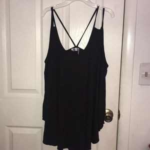 Black sleeveless flowy shirt